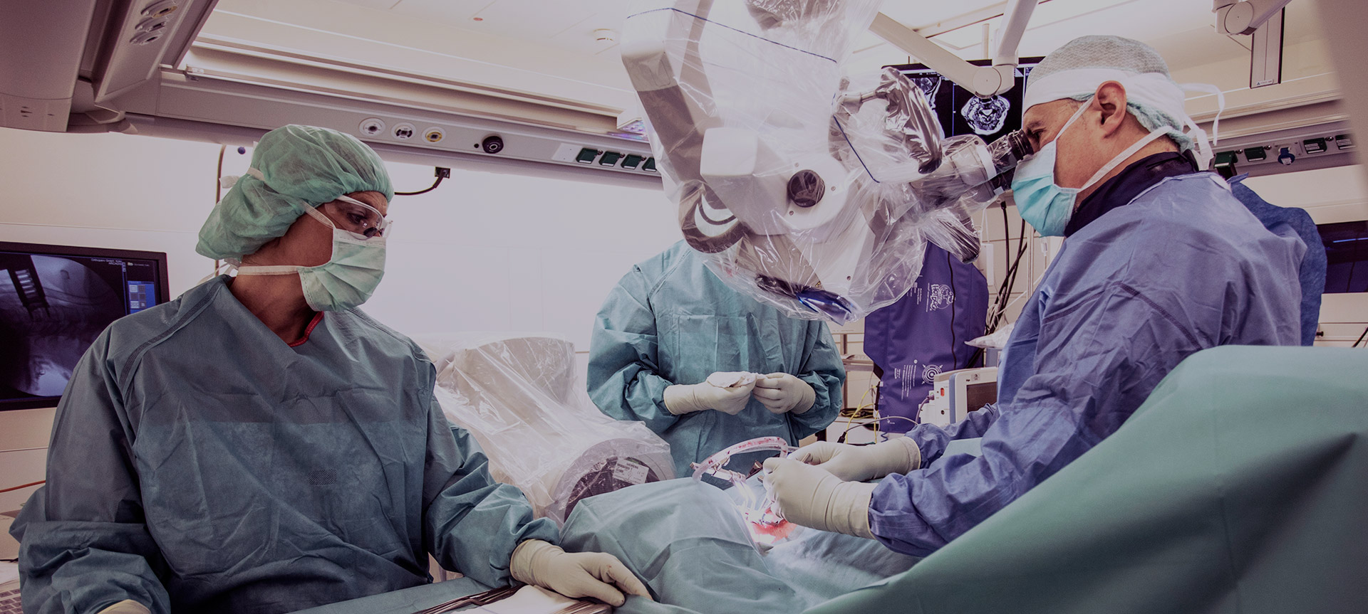 Wirbelsäulenchirurgie - Chefarzt Dr. Christopoulos